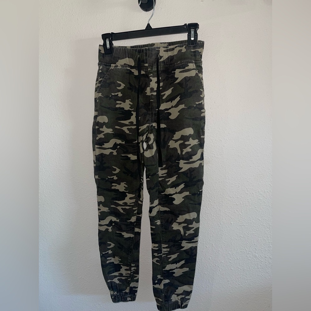 Women’s Camouflage Jogger Pants - Picture 1 of 3